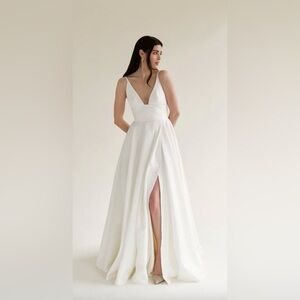 Truvelle Georgia Wedding Gown